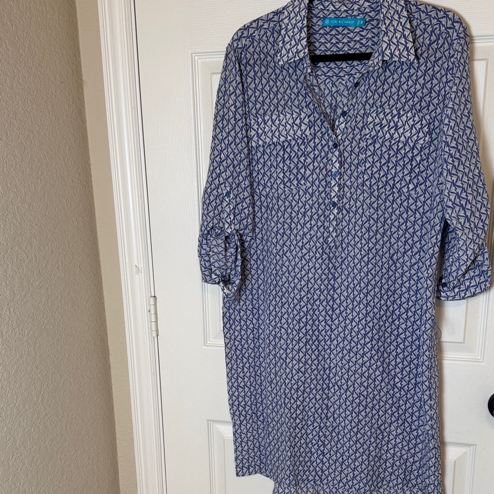 Tori Richard‎ Silk Popover Shirt Style Dress Roll Sleeves.  EUC Size 10 - Picture 2 of 6